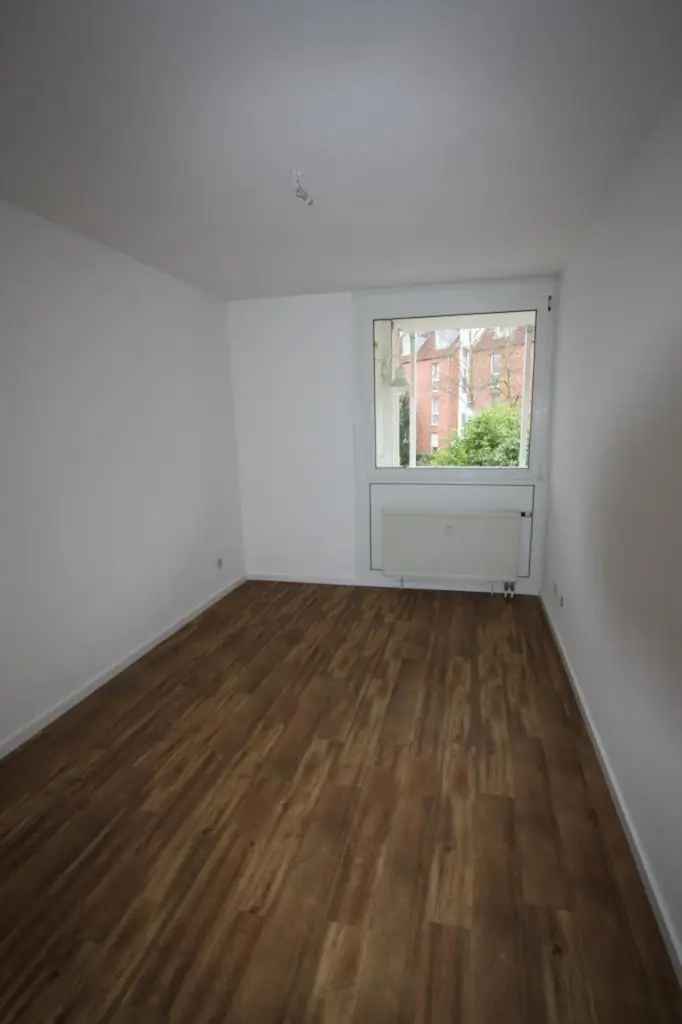 Etagenwohnung: 4 Zimmer Düsselweg2 in Meerbusch