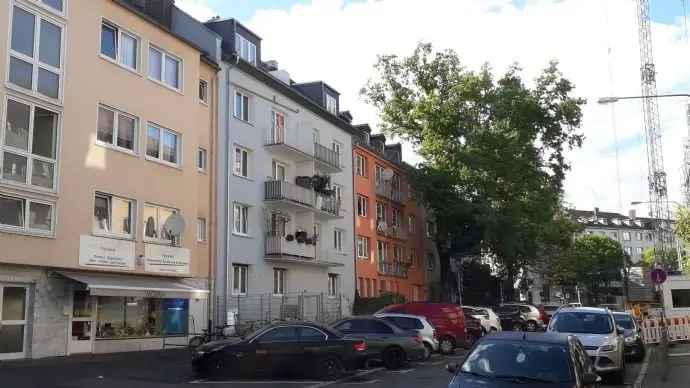 Helle kernsanierte 3 Zimmerwohnung mit Balkon nähe EZB zu vermieten