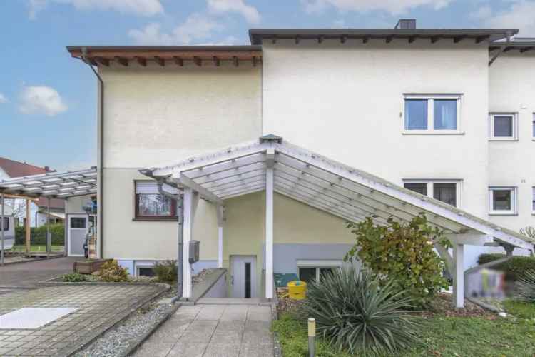 4-Zimmer-Souterrain-Wohnung mit großer Terrasse, Küche, 3 Freistellplätze und 1 Carport