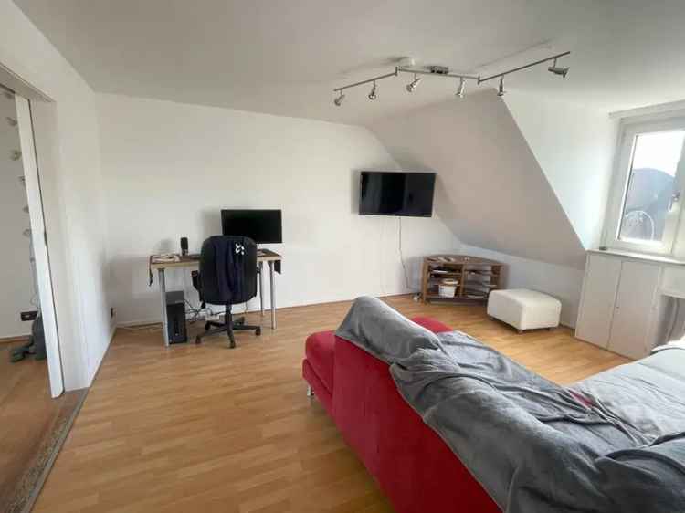 2 5 Zi DG Wohnung ruhig nahe Flughafen