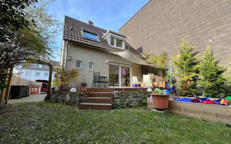 Einfamilienhaus mit TV, Wlan, 4 Schlafzimmer, 2 Bäder, Küche, Terrasse und Garten