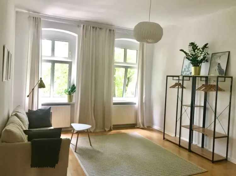 1-Zimmer Altbauwohnung ruhig gelegen möbliert