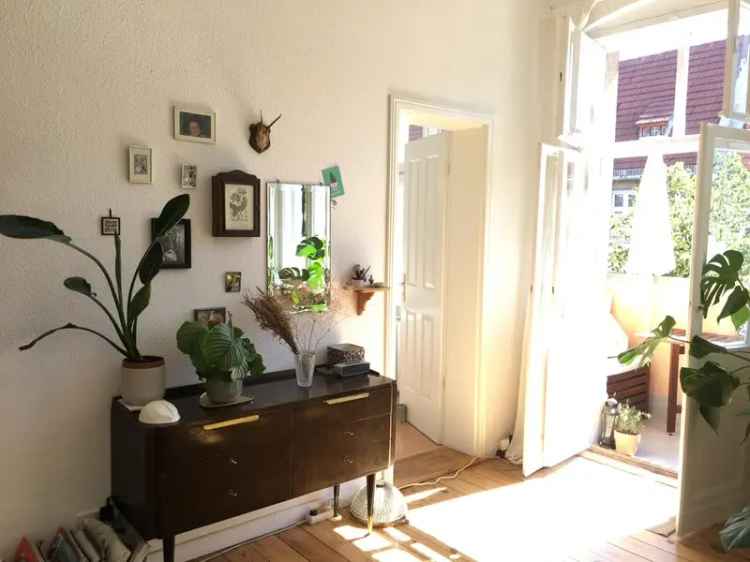 Wohnungstausch 1,5 Zimmer Wohnung in Neukölln Berlin mit Balkon