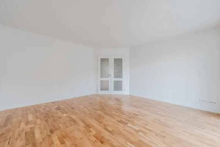 Frisch modernisiert, perfekt gelegen, provisionsfrei – Echtes 3-Zimmer-Highlight !!!