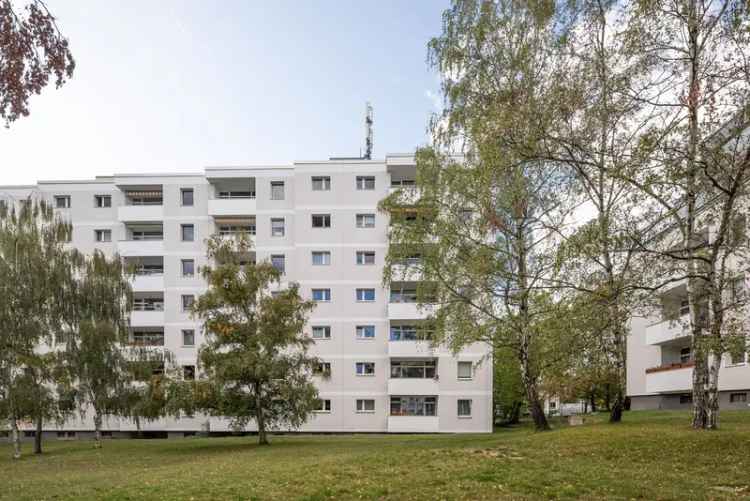 4 Zimmer, energieeffizient, mit Balkon: Vermietete Eigentumswohnung in grüner Lage