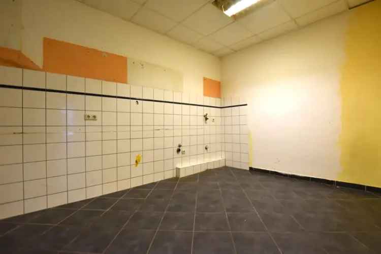 Provisionsfreie 3-Zimmerwohnung mit Ausbaupotenzial und Doppelgarage