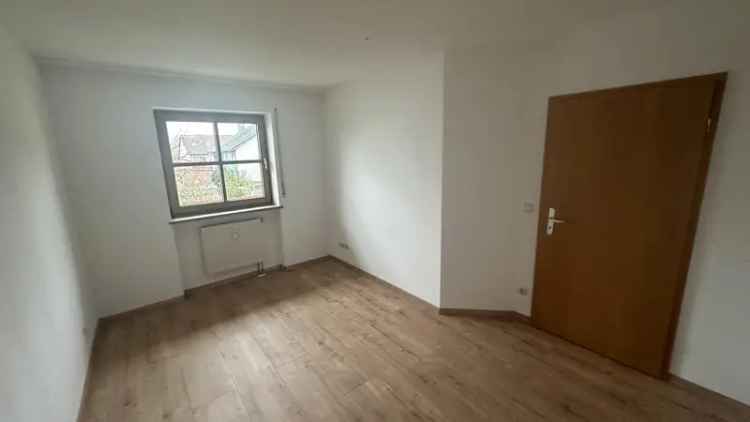 2 Zimmer Wohnung, ETW, Erstbezug nach Renovierung, provisionsfrei, 1. OG