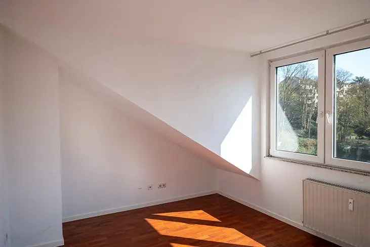 Dachgeschoßwohnung, An der Hardt