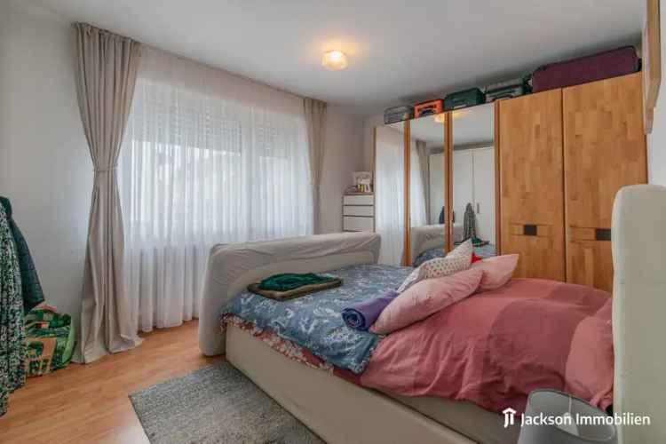 Gepflegte 3-Zimmer-Wohnung mit zwei Balkone und Einbauküche in begehrter Lage, W13