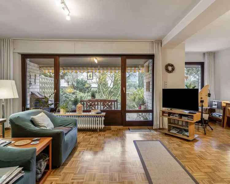 Geräumiges Ein-/Zweifamilienhaus (DHH) mit sonnigem Garten in Ratingen-Süd