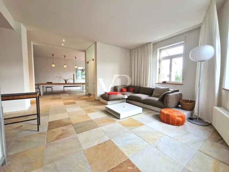 Design Wohnung in exponierter Lage f"}},{"short_description": "Hochwertige 3-Zimmer-Wohnung in zentraler Lage. Helle, moderne Zimmer mit Balkon und Garten. Ideal für Familien.", "title": "3-Zimmer Wohnung in zentraler Lage mit Balkon und Garten"}