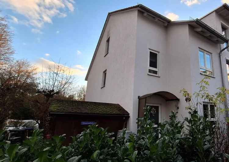 Reihenendhaus von privat in Böblingen mit Garage und Carport