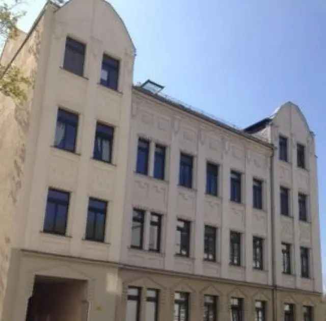 Expose: Günstige 1-Zimmer mit Laminat und Dusche in guter Lage!