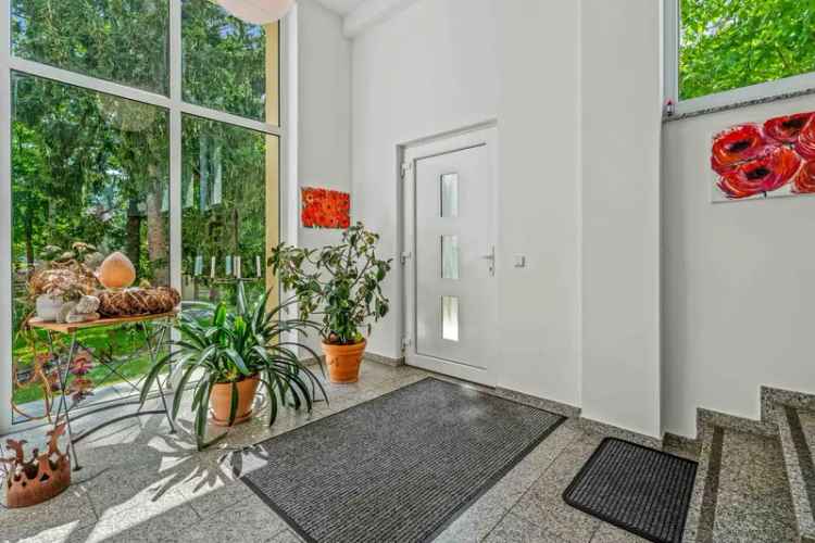 Exklusive Wohnetage in stilvoller Jugendstilvilla im beschaulichen Birkenwerder