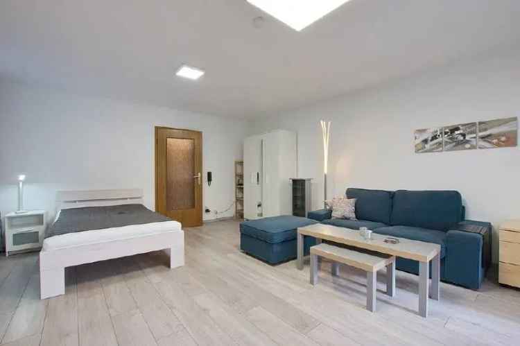 Modernes Apartment mit Internetzugang, Smart-TV, neuem Bad und kleiner Terrasse, ideal für Berufspendler