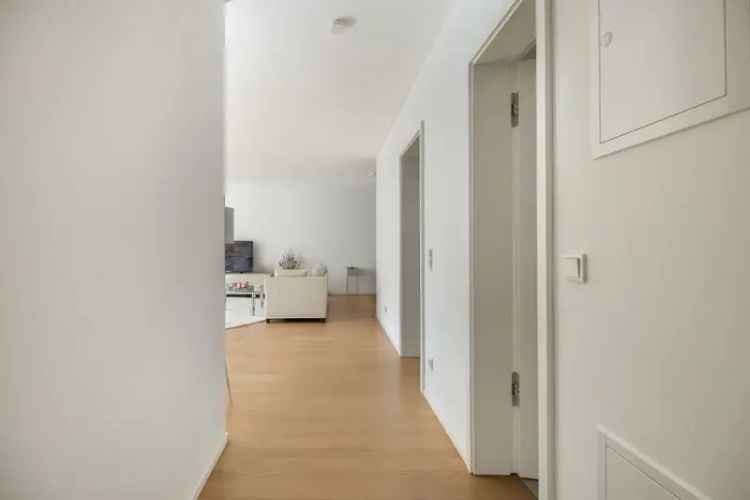 Stilvoll Wohnen: Elegante 3-Zimmer-Terrassenwohnung im Herzen von Düsseldorf