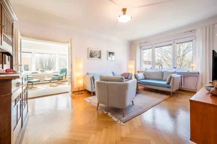 Bezugsfrei: Eigener Garten, Garage, nur wenige Schritte zur Bahnhofstraße