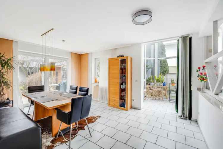 AIGNER - Geräumiges Einfamilienhaus mit Einliegerwohnung in ruhiger Lage in Finsing!