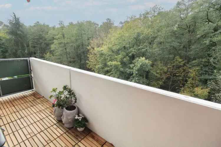 Provisionsfrei! 3-Zi.-ETW mit Balkon in guter Lage von Düsseldorf-Unterbach