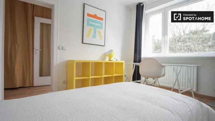 Zimmer in 4-Zimmer-Wohnung in Treptow-Köpenick, Berlin
