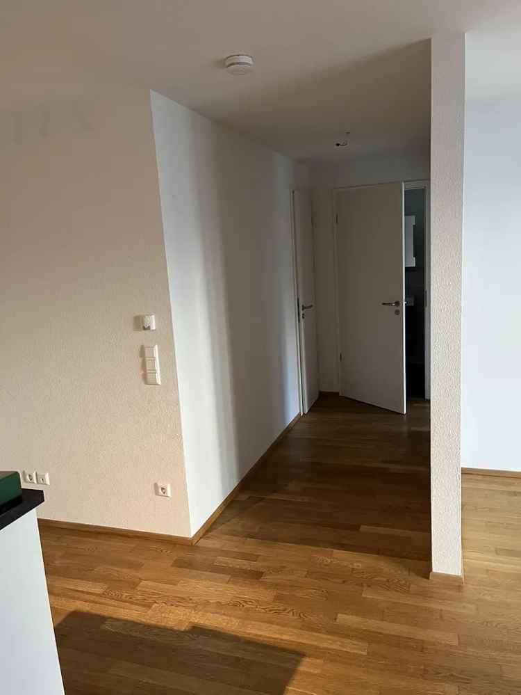 Neuwertige und Preiswerte 2,5 Zi. Hochpatere- Wohnung mit gehobener Ausstattung in Backnang