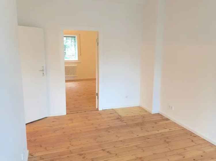 Modernisierte 2-Zimmer Wohnung (bezugsfrei) Zehlendorf Mitte