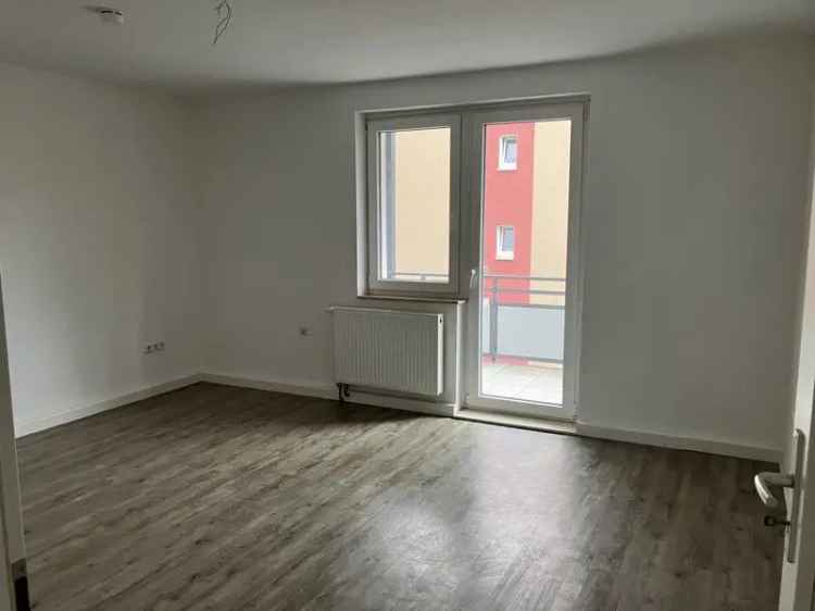 Miet mich - individuelle 3-Zimmer-Wohnung mit Balkon