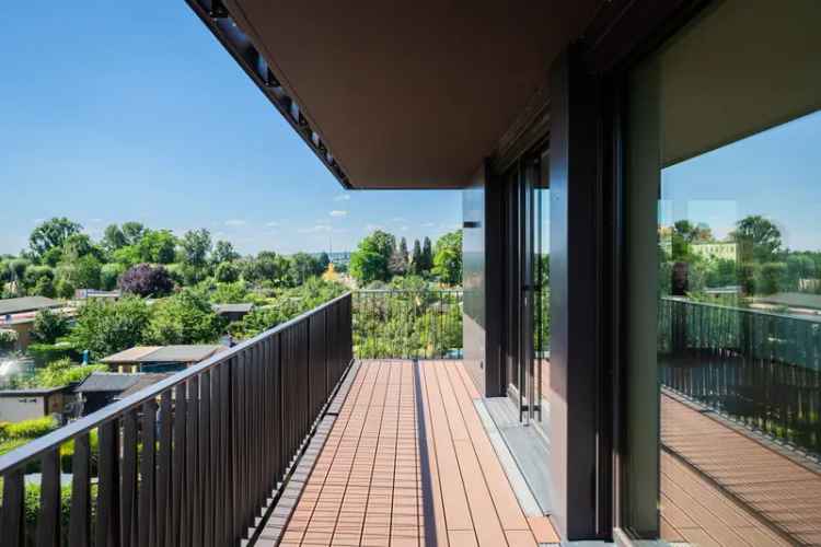 4-Zimmer-Wohnung mit Loggia am Elbufer in Dresden