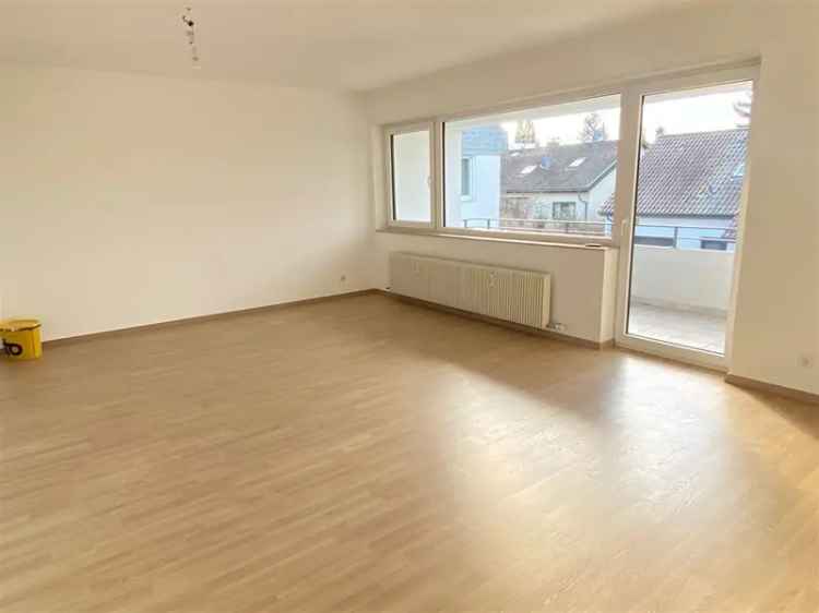 HN-Ost Wohnung 5 Zimmer Gro\]er Balkon Modernisiert