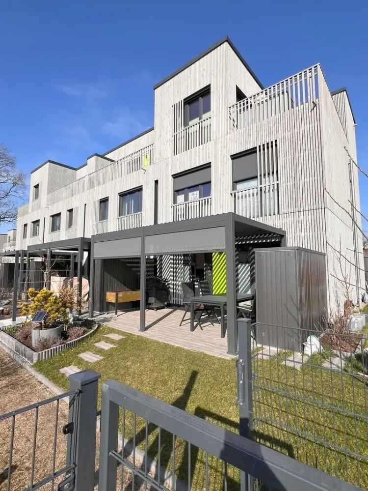 Von Privat: Familienfreundliches KfW40 Townhouse (ERH)