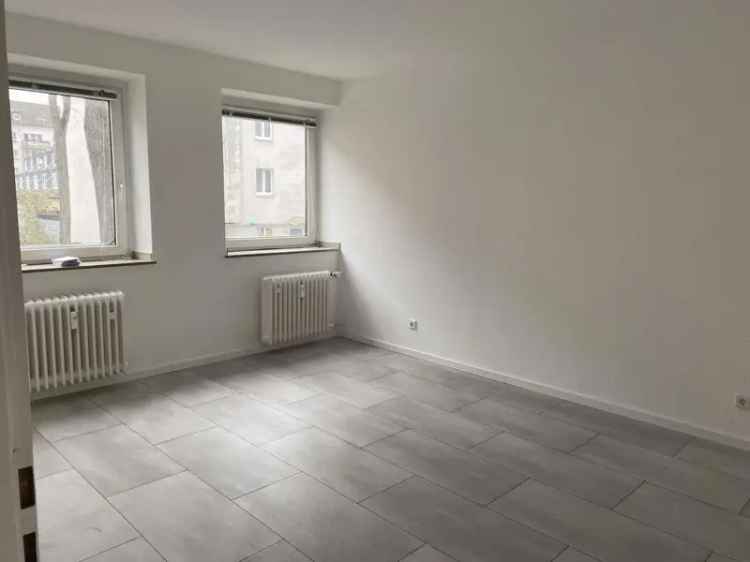 helle, sanierte 2-Zimmer-Wohnung in Flingern