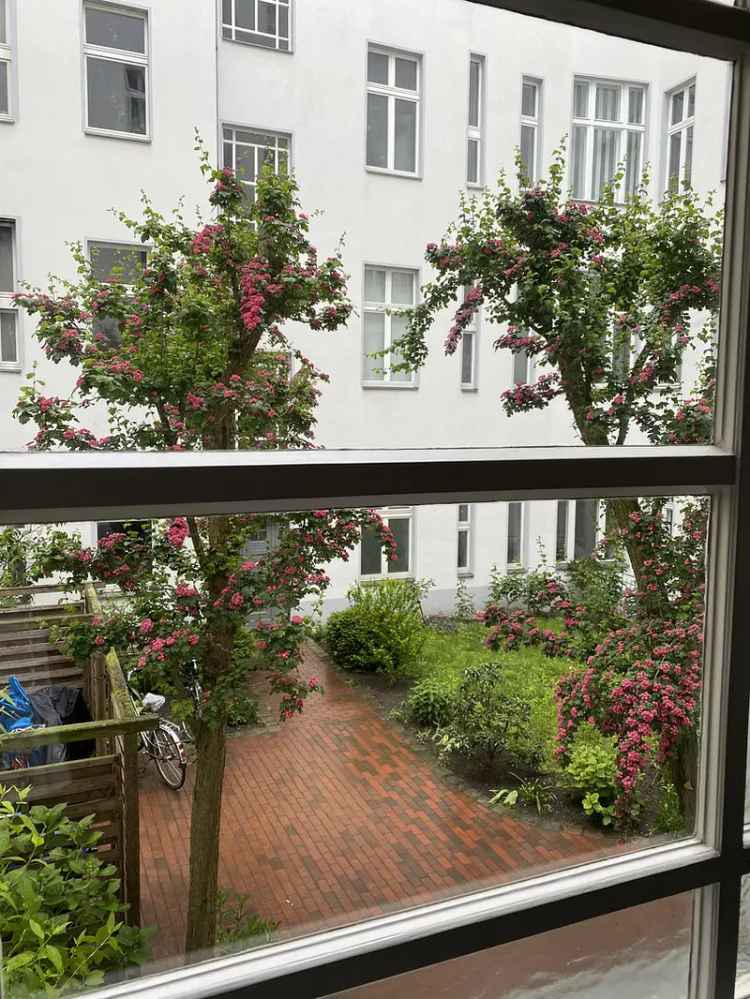 Top sanierte 2-Zimmer Altbauwohnung ohne Provision und sofort zu beziehen