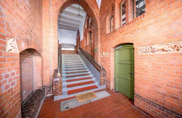 Charlottenburg: Voll möblierte 3-Zimmer-Wohnung im sanierten Altbau vis-a-vie zum Schlosspark