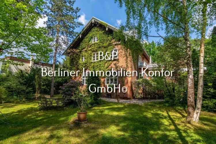 Schlachtensee Villa auf großzügigem Grundstück in bester Lage