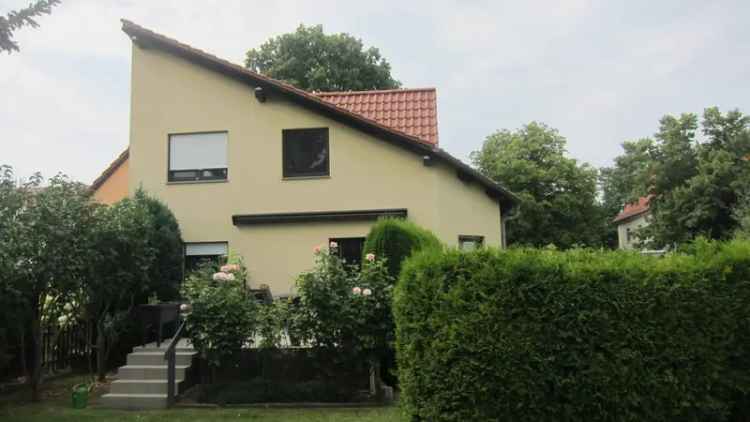 Doppelhaus in gewachsener Siedlungslage