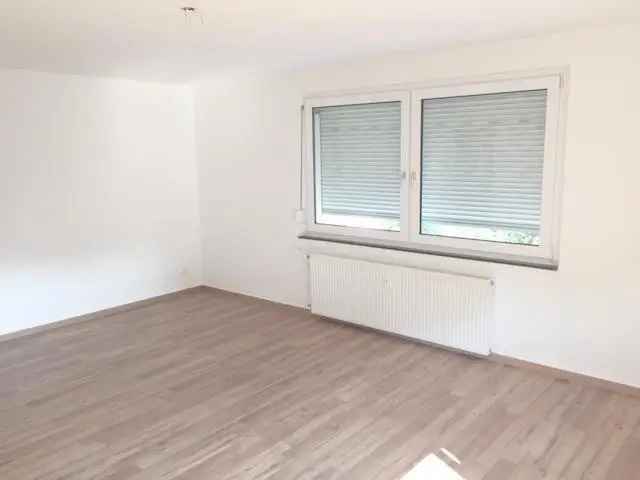 Sehr schöne, helle 2 Zi - mit EBK, Balkon und Autostellplatz in  Konstanz Petershausen Ost