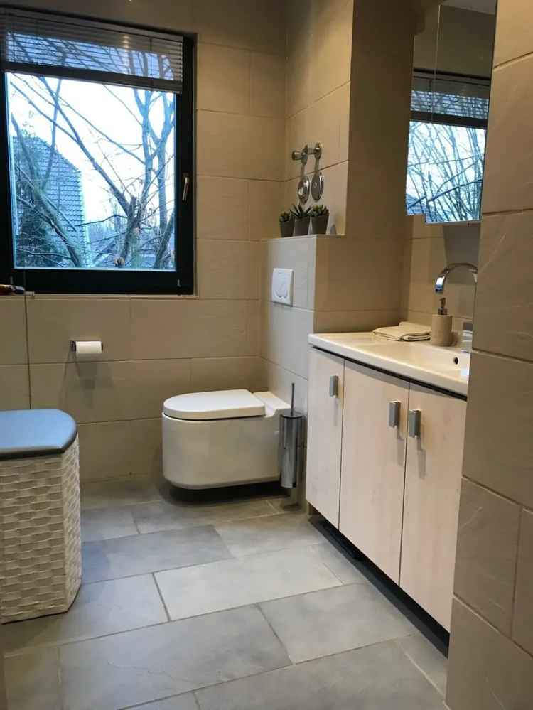 2 Zimmer Whg. inkl. TG-Stellplatz, provisionsfrei (Köln Junkersdorf)