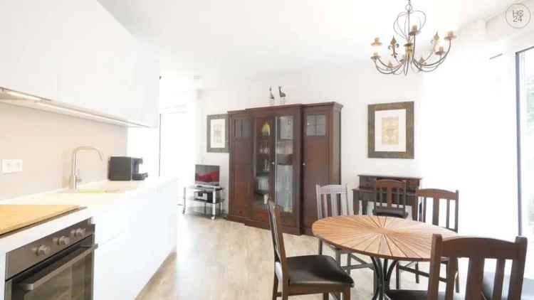 Schickes Apartment mit Terrasse und Stellplatz in ruhiger Lage am Mittellandkanal