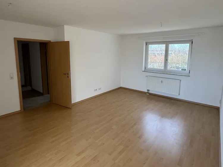 Helle 2 Zimmer Wohnung in ruhiger Lage mit Loggia in Erding