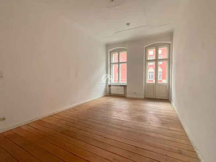 PROVISIONSFREI – SANIERUNGSBEDÜRFTIGE ALTBAUWOHNUNG ZWISCHEN SONNENALLEE UND RICHARDPLATZ!