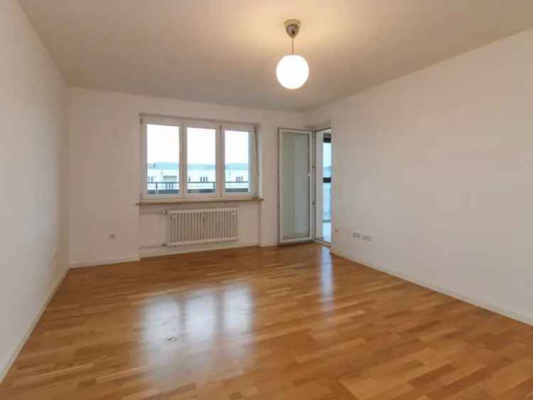 Sendling/Westpark – Helle 2-Ziimmer Wohnung mit Wintergarten und sonniger Südloggia