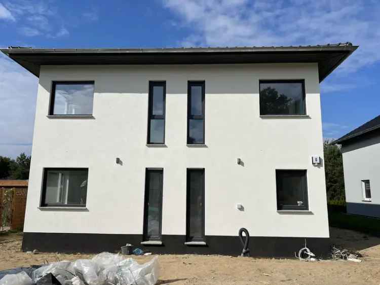 Traumhaft neugebaute Architektenvilla in Rürdersdorf OT Lichtenow