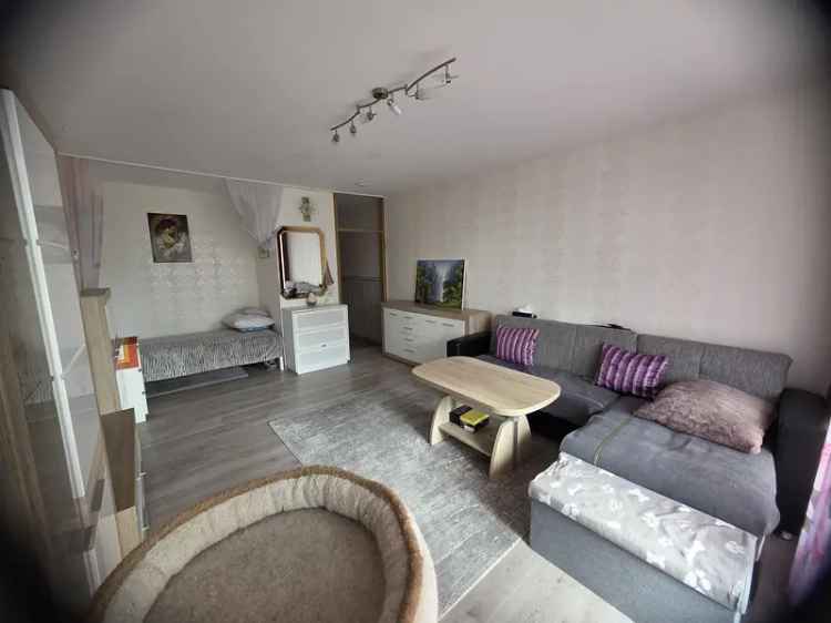 Ohne Makler-Schöne geräumige 1 Zimmer Küche Bad Wohnung