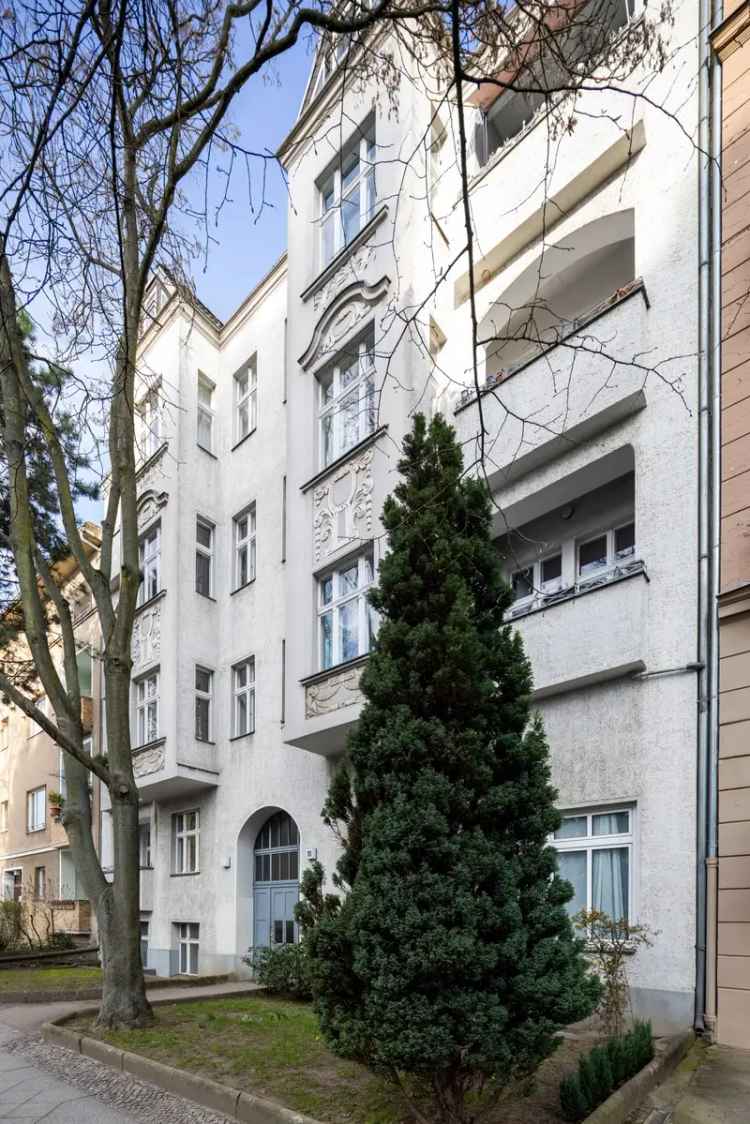 Gemütliche 2-Zimmer-Altbauwohnung mit Balkon in Steglitz!