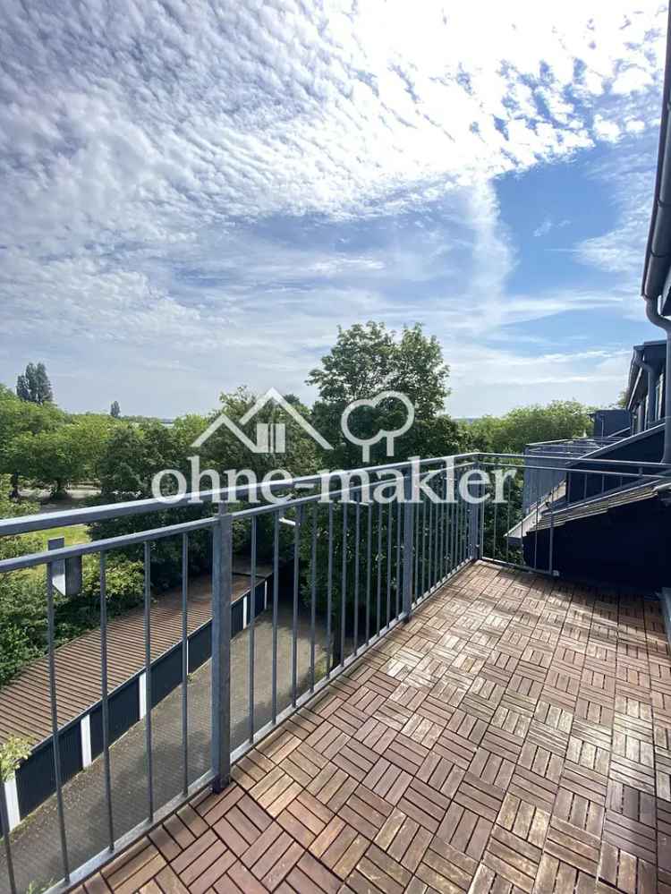 renovierte: Helle 2-Zimmer-Wohnung mit Balkon und traumhaftem Ausblick