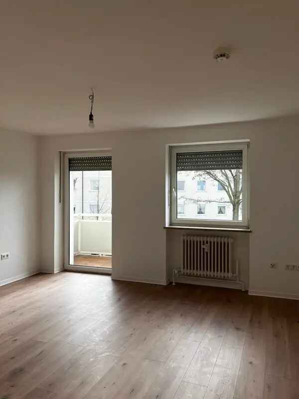 Helle 2-Zimmer Wohnung mit Balkon in ruhiger Lage