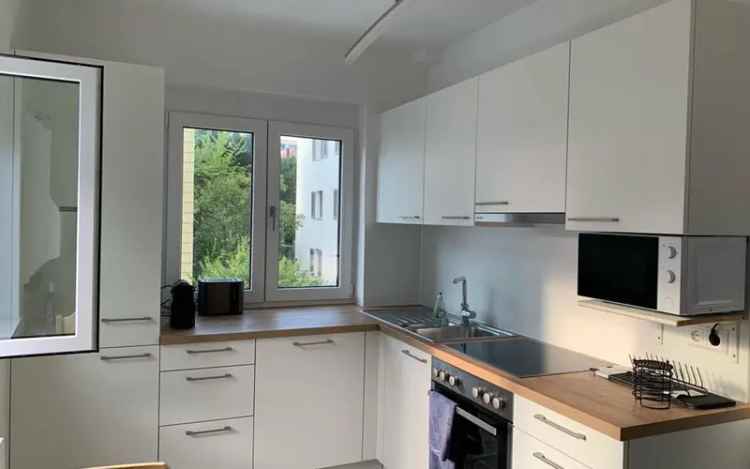 löffelfertige 2-Zimmerwohnung mit Wlan, TV, Balkon, Küche, Dusche/Wc, Schlafzimmer, Wohnzimmer, Waschmaschine und Trockner