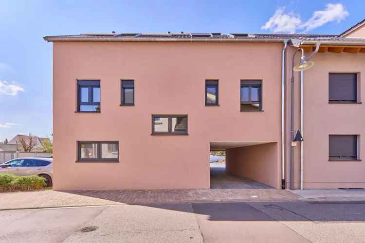 Modernes Wohngefühl auf drei Etagen – Maisonette-Neubau mit Garten, Garage & mehr