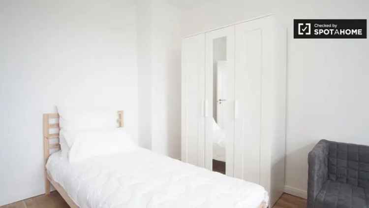 Tolles Zimmer in einer Wohnung in Treptow-Köpenick, Berlin
