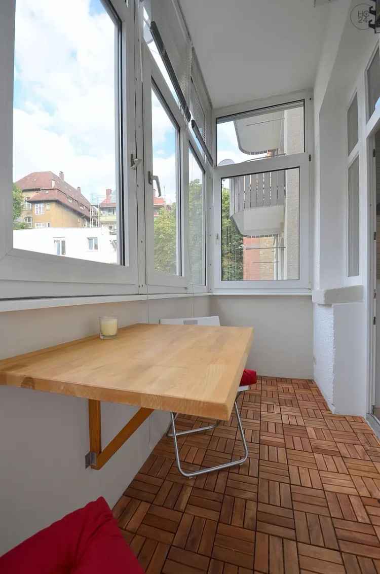 Modern und hochwertig möblierte Altbauwohnung in Stuttgart West